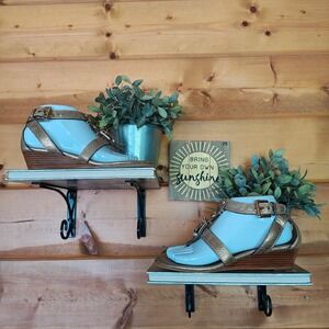 Coach‎ Viktoria Gold Metallic Leather Wedge T-Strap Buckle Sandals EUC Size 7.5B